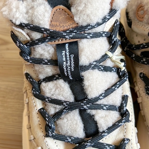 Free People Flower Mountain Everest Shearling Sneakers  Morican Beige NWT - Picture 7 of 15